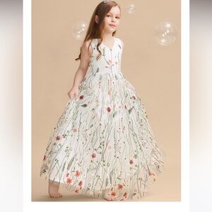 ❤️GORGEOUS Floral Embroidered White Dress for Girls, EUC